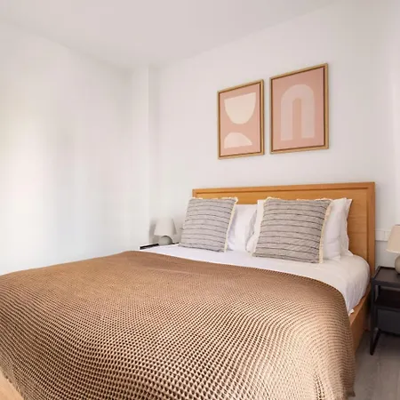 Blueground Galvany Balcony Bcn-114 شقة *