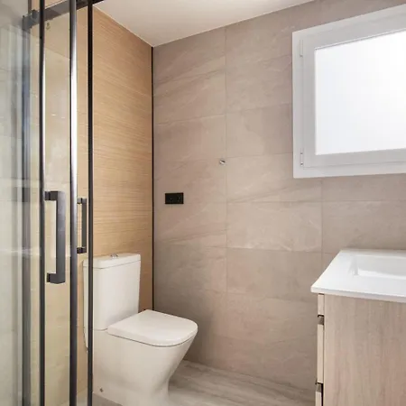 Blueground Galvany Balcony Bcn-114 شقة