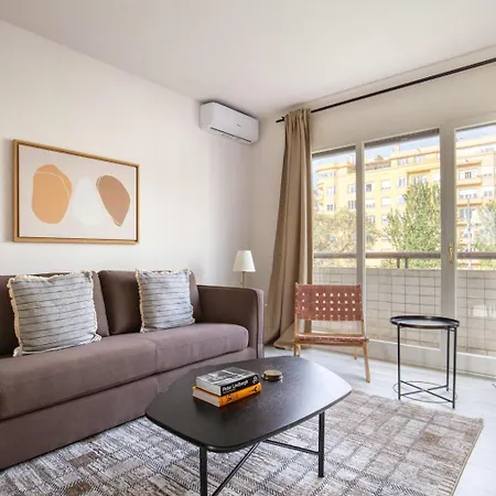 Blueground Galvany Balcony Bcn-114 *